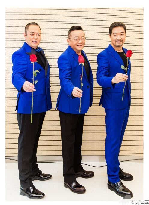 纪晓岚铁三角再聚 穿戏服还是那个范儿