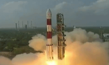当地时间15日上午9时28分火箭发射,随后当地时间的10点印度空间研究