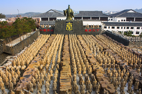 秦陵着手起诉安徽和欧洲"山寨兵马俑"