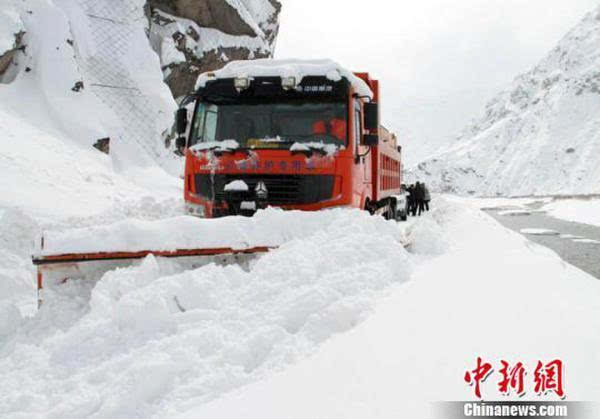 搜狐公众平台 - 新疆克州普降中到大雪 局部山