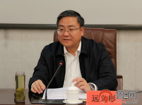 枣庄市政府副秘书长远义彬主持会议