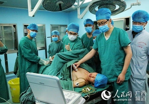 广西专家成功为先天性心脏病患者实施微创手术