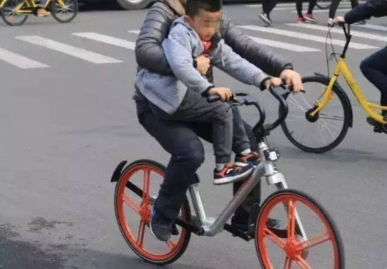 又出事！9岁男孩被车把插入脖子共享单车不是谁都能骑