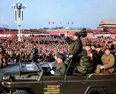 毛泽东为何八次接见红卫兵:当年见过列宁的人太少