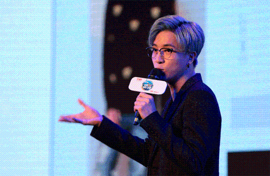 曾轶可领衔快女演唱会 郁可唯摔倒走光露底_2017年点歌榜top排行_郁可唯 中国top排行榜