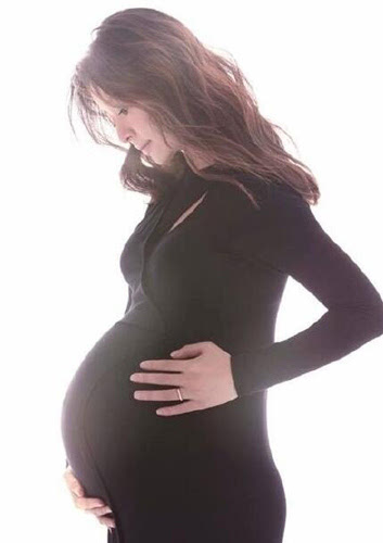 如今,林心如晒怀孕时期的孕肚照,感慨时间过得太快,看来升格为妈妈的