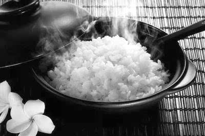 蒸米饭到底该加什么水
