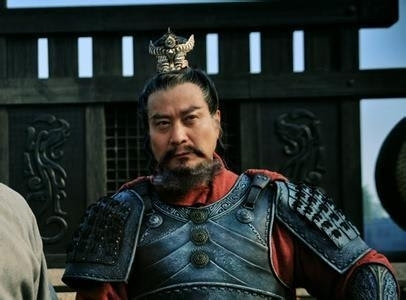 许文广看来,官渡之战最精彩的戏份,首先是对曹操和袁绍这两个战争