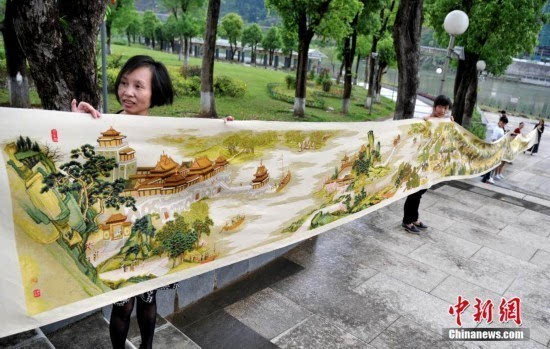 福建市民耗时6年绣出22米长宽0.8米的《清明上河图》
