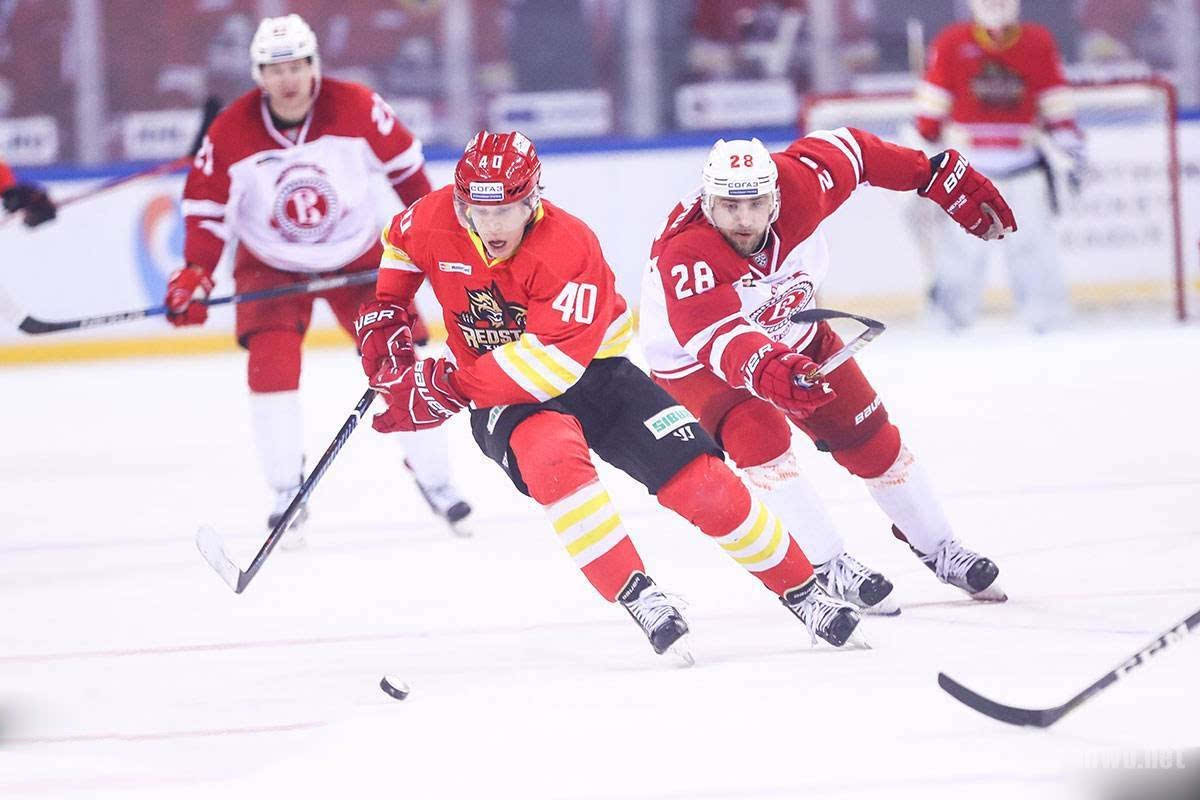 英达儿子被打怎么回事 揭英达洗钱内幕