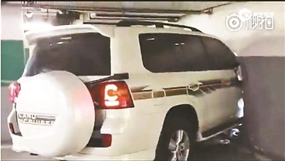 北京女司机 开车穿墙 致1死2伤 警方:非酒驾毒驾