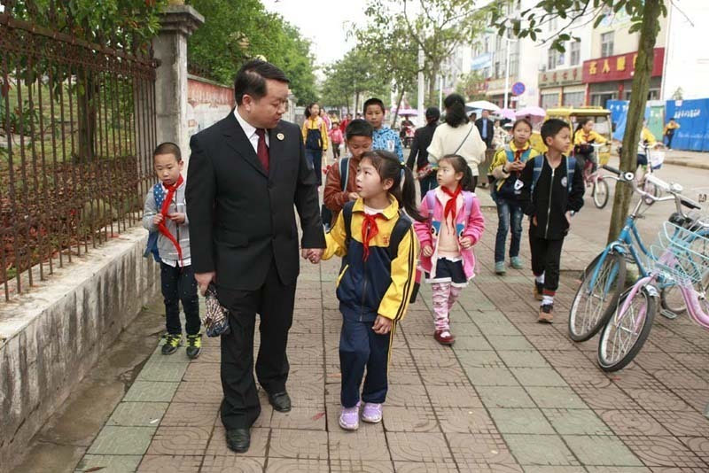 井冈山市经济总量_2015中国年经济总量