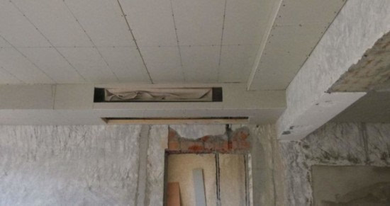 家用中央空调的嵌入式安装占据吊顶高度