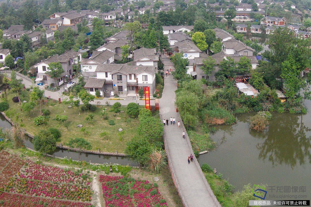 飞"阅"四川郫都青杠树村,观新农村之美