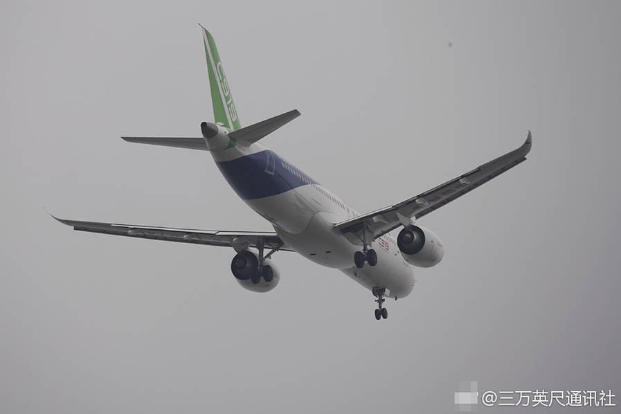 c919首飞成功 网友赞美:不管从哪个角度来看c919都最美!