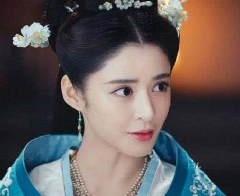 电视剧《锦绣未央》在播出时,这位号称第一美人的李长乐饰演者李心艾