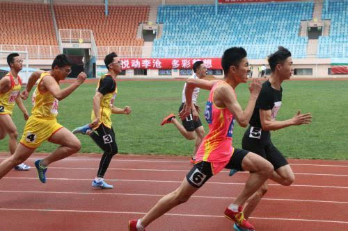 王墨然)9日"体彩杯"2017年青岛市中学生田径运动会在天泰体育场拉开