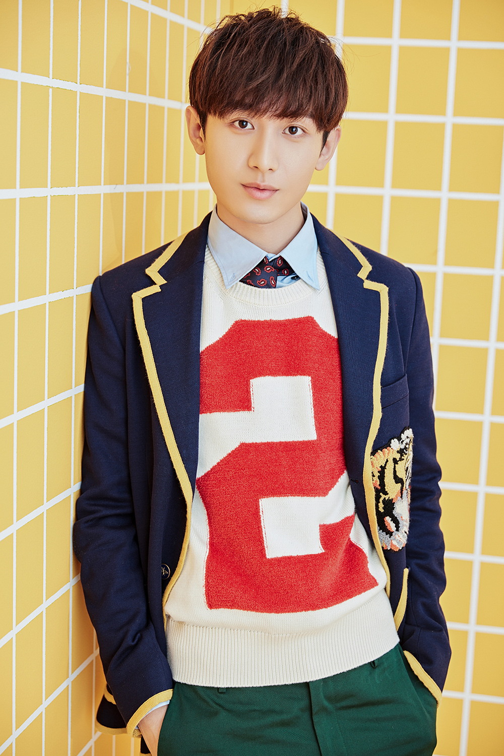 成毅生日放福利 圈内好友杨紫第一时间微博送上祝福