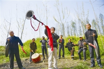 潜江:唢呐声声吹动乡土情怀(组图)