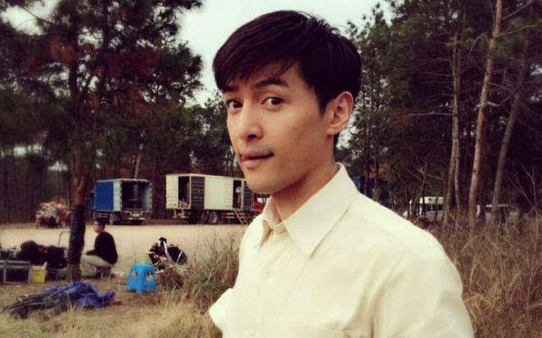 胡歌奶奶灰造型 二次元漫画美少年画风实在是