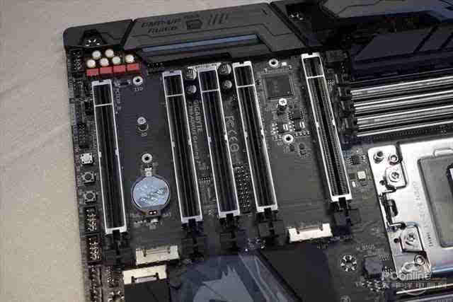 4×pci-e x16显卡_pci-e x16插槽_pci-e x16显卡插槽