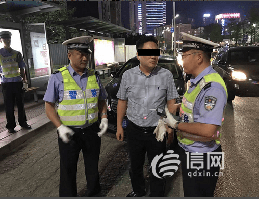 司机饮酒后驾车上路 驾驶证被扣12分还遭降级