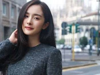 杨幂爸爸综艺首秀 【杨幂爸爸惊人腕力】在本期《哎哟辣么美》中,被