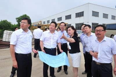县委常委,副县长卢忠平以及相关部门区镇负责人参加活动.