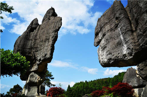龙鳞石海景区.