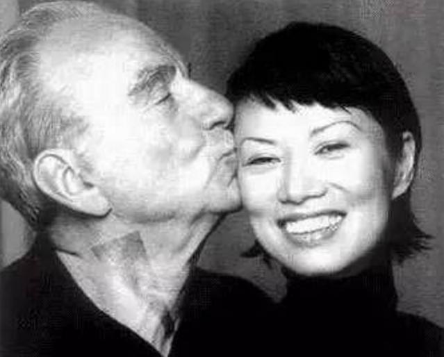 离婚分故宫旁1亿四合院,和普京传绯闻,52岁邓文迪令人
