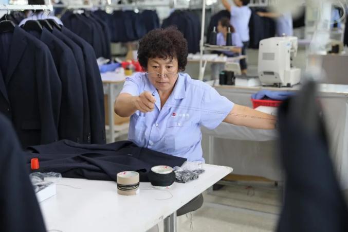 国潮顶流创世西服是如何风靡富豪圈的