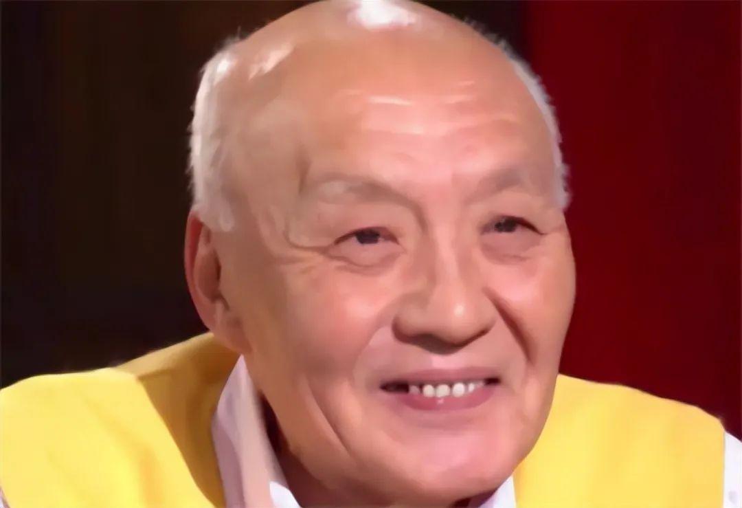 乾德门演法海时已近50岁，无论神情还是外形，与剧中得道高僧的人设高度