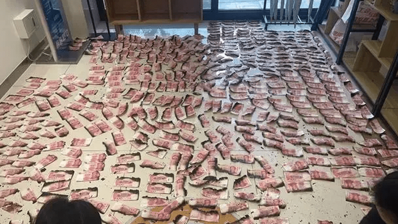 老人家中发生火灾，近 40 万现金被烧毁！