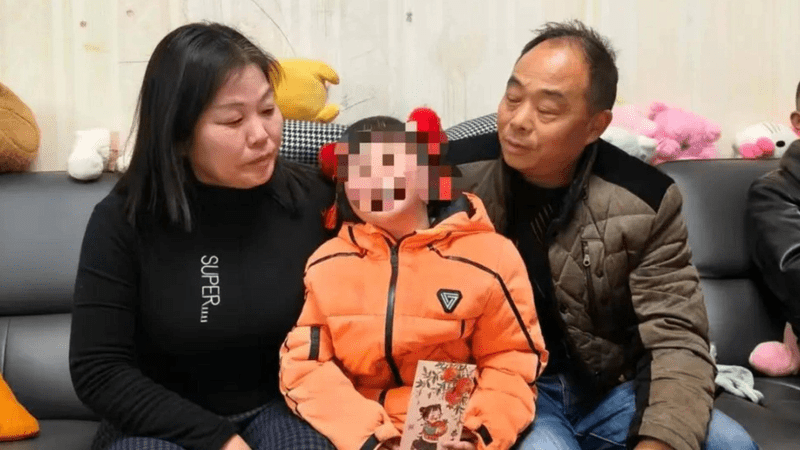 雇主消失月嫂无偿带娃5年，一查发现雇主在坐牢：孩子非他亲生，生母也在服刑