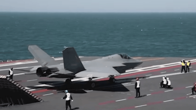 福建舰航母编队的首次海上实兵训练，多型舰载机完成了多架次弹射起飞和着舰训练