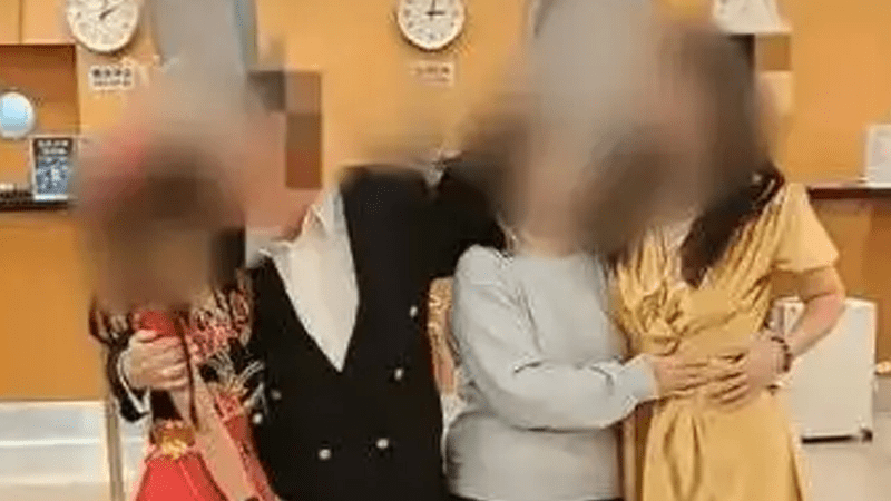 男子与女童动作亲密引质疑，当地妇联介入：其为女童继父！