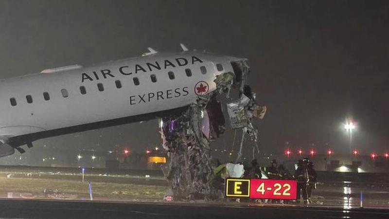 美国机场一客机撞上消防车 事发时塔台录音曝光：员工连喊“停车”