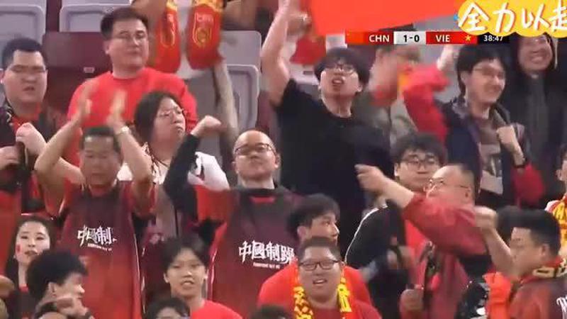 中国U23男足对阵越南队，八倍镜回看精彩进球，球迷沸腾了