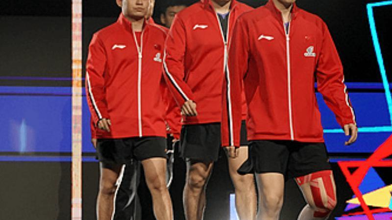 0-3！国乒男团淘汰赛首败，梁靖崑不敌E-约内斯库，惨遭横扫