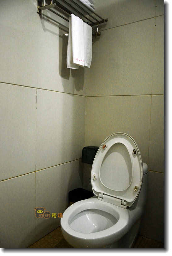 湛江中洋商务酒店,靠近农垦中心医院,对面有大