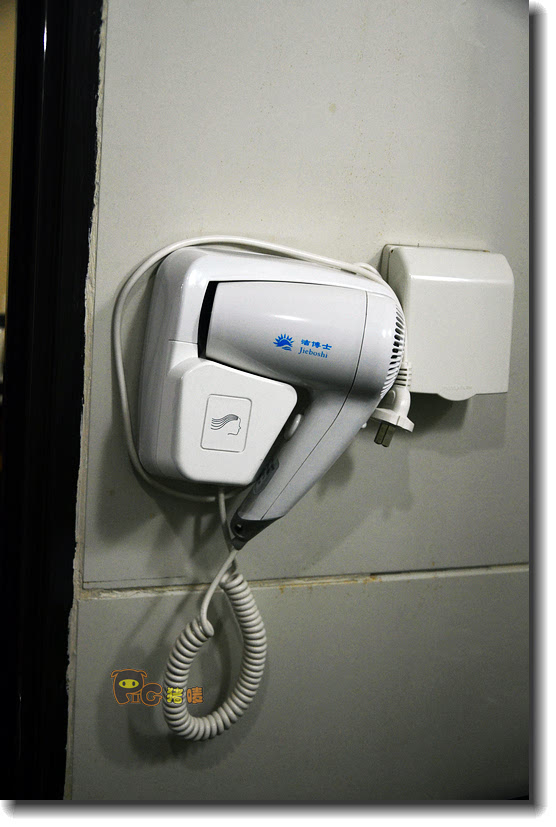 湛江中洋商务酒店,靠近农垦中心医院,对面有大