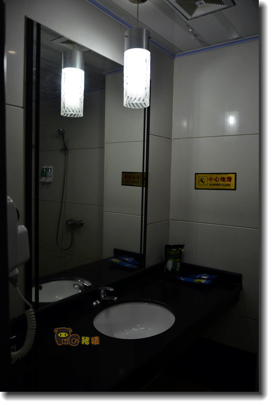 湛江中洋商务酒店,靠近农垦中心医院,对面有大