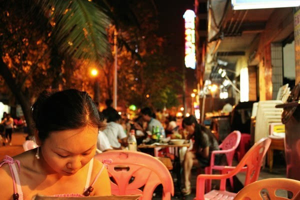 虹姐爱旅游 | 作为吃货的你 怎么可以错过这10条美食街