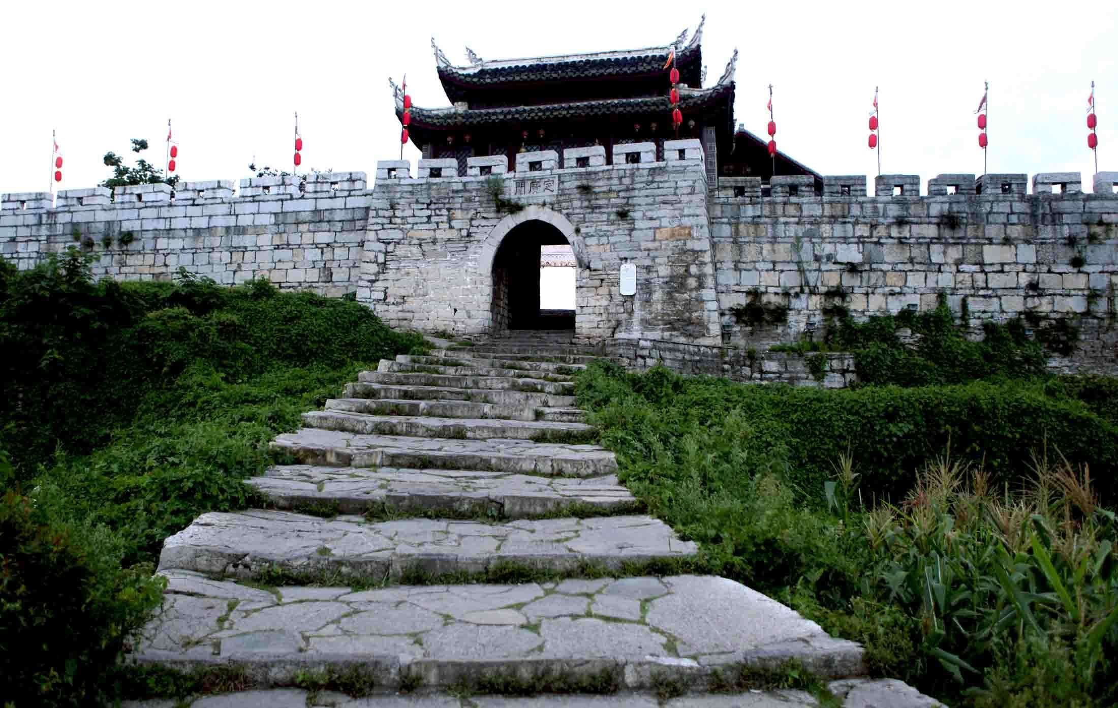 青岩镇人口_青岩镇土地利用规划图
