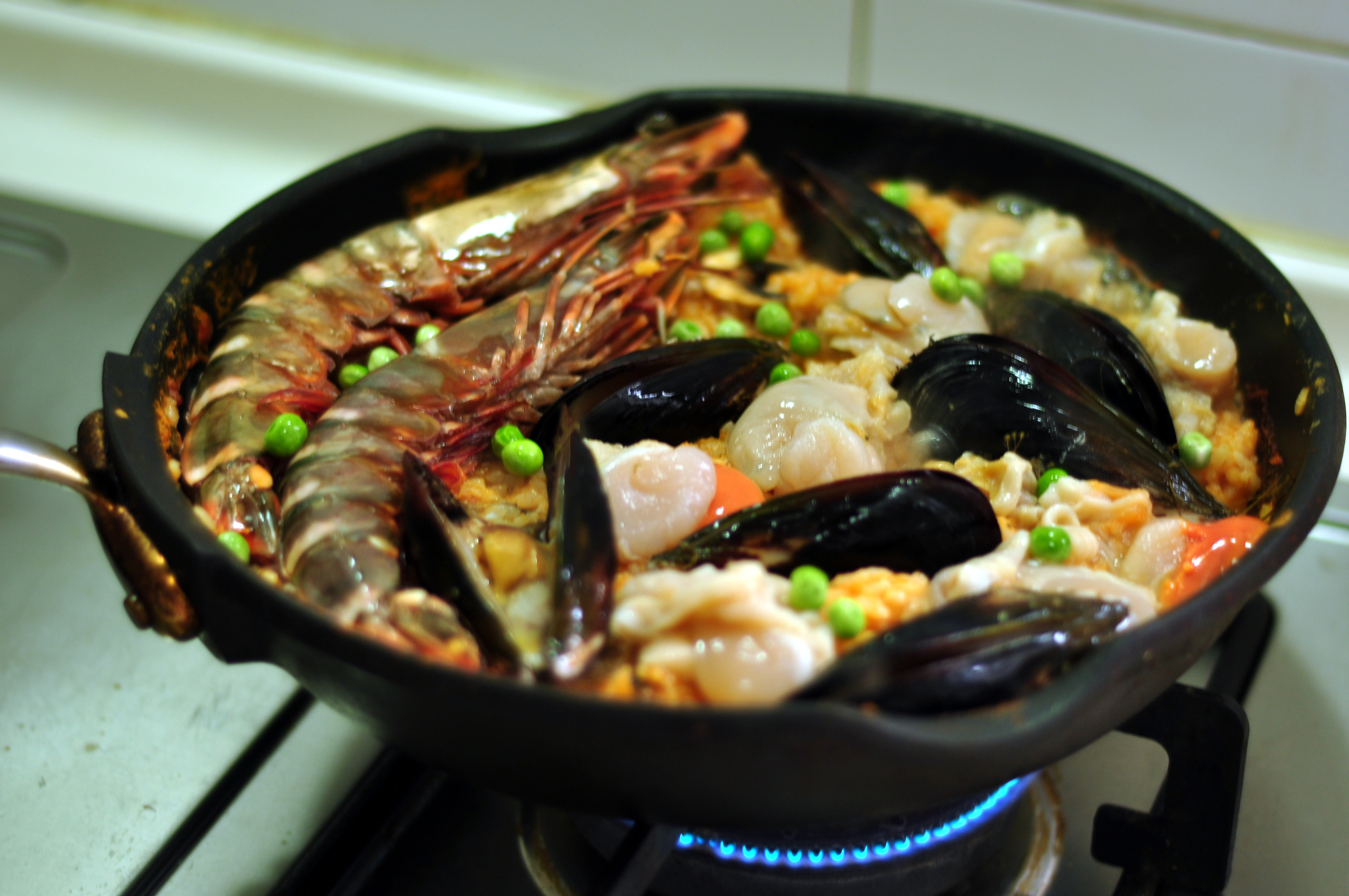 奔放豪华的西班牙海鲜饭，让你尝尽地中海的千滋百味 - 知乎