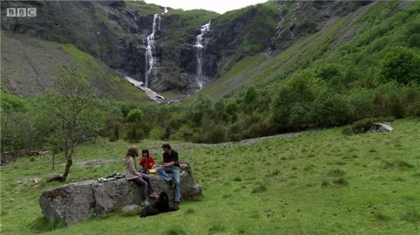 纪录片:被美国、挪威夫妇分别<em>领养的</em>中国<em>双胞</em>