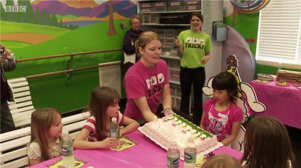 <em>纪录片</em>:被美国、挪威夫妇分别领养的<em>中国双胞</em>