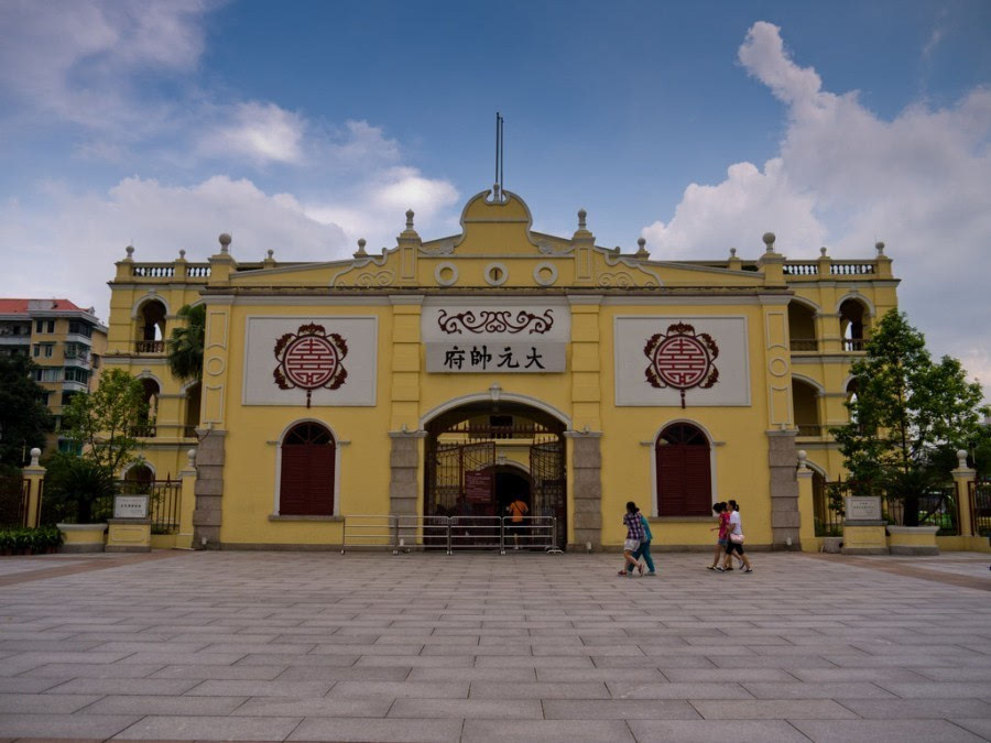 大元帅府 第六站 中大码头 景点:中山大学,珠江泳场 美食及购物:中大