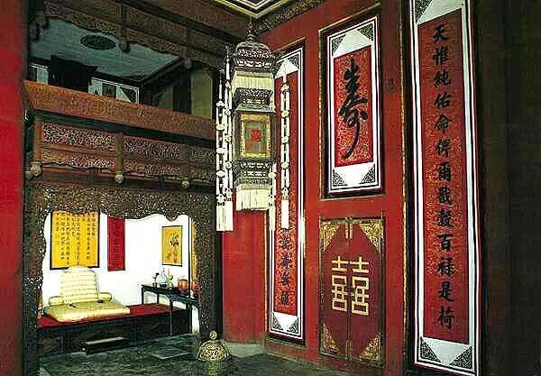 明代紫禁城的乾清宫与坤宁宫的内部是什么样子