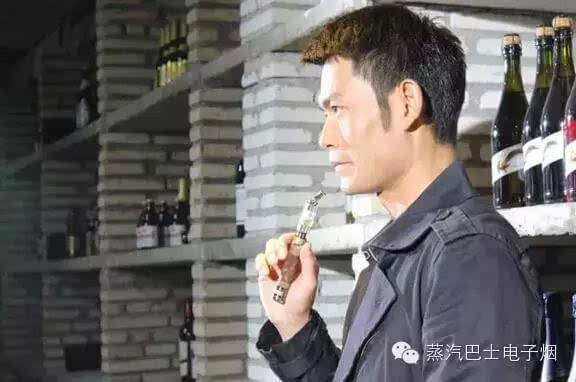 韩国《跑男》池石镇节目中吸电子烟 电子烟成